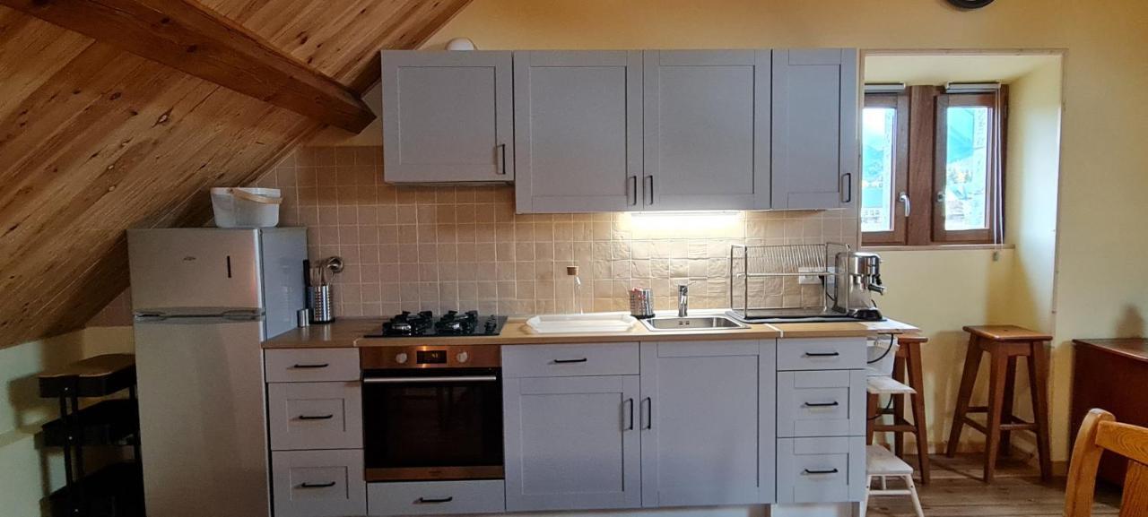 Loft Mansarde Du Train Jaune Avec Vue Sur Les Montagnes Saillagouse Bagian luar foto